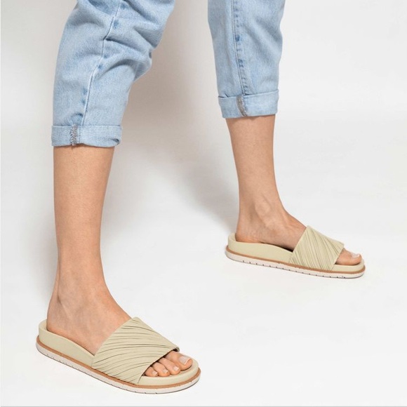 ONCEPT | Athens Ruched Leather Slide Sandal in Green Sustainable 8 - Picture 12 of 12